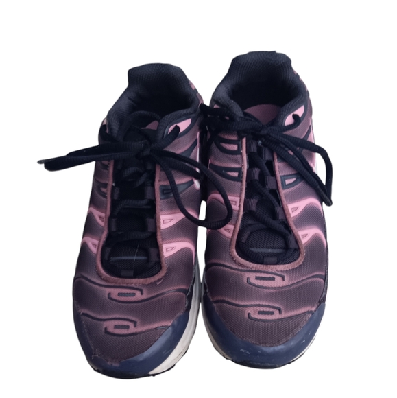NIKE AIR YOUTH SIZE 3 BLACK AND PINK RUNNING SHOE SNEAKERS - Picture 3 of 6